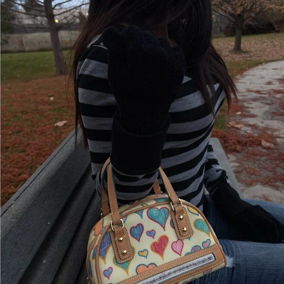 Dooney and Bourke small bag - Picture 2 of 2